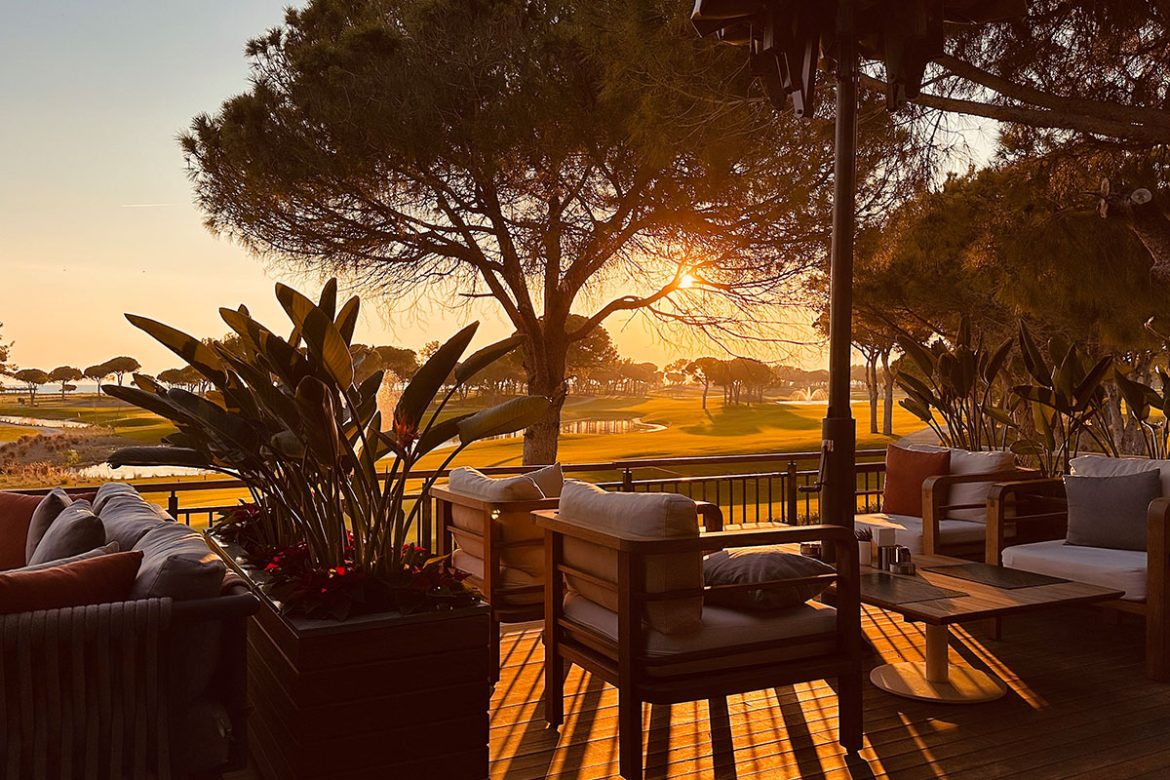 Cullinan Golf-Clubhaus bei Sonnenuntergang